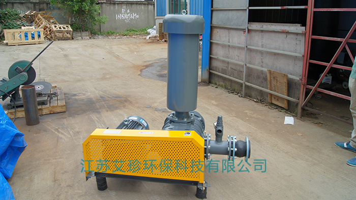 羅茨鼓風(fēng)機(jī)物料輸送用江蘇艾珍魯式鼓風(fēng)機(jī).jpg